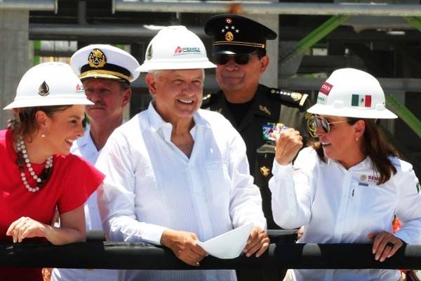 AMLO anunció que Rocío Nahle deja la Secretaría de Energía y elogió reiteradamente a Rocío y le deseó éxito en sus proyectos profesionales y políticos
