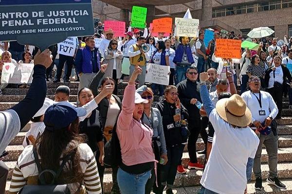 Sindicato de trabajadores votaron entrar en huelga para defender fideicomisos multimillonarios del poder judicial. Alegan supuestos derechos laborales