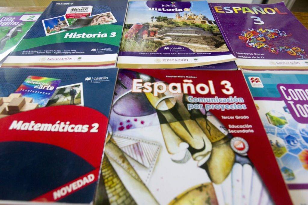 Ahora una jueza federal prohíbe distribución de libros de texto en Chihuahua