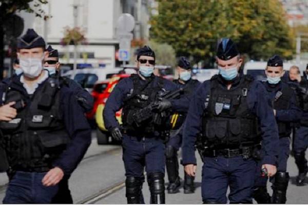 El ministro del Interior francés, Gérald Darmanin, anunció que Francia elevará medidas de seguridad y la alerta antiterroristas durante el Año Nuevo