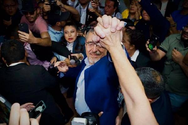 Fiscalía de Guatemala que ha encubierto a narcotráfico y corrupción actúa contra la democracia, dijo Petro de Colombia. Detener el golpe dice OEA