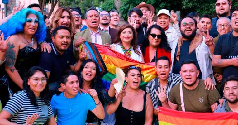 Brugada arropa a la comunidad LGBTTI; "Vamos a construir la CDMX más libre", dice