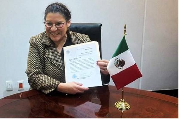 Senadora Ana Lilia Rivera tomó protesta a Lenia Batres como la nueva ministra de la Suprema Corte de Justicia de la Nación, tras ser designada por AMLO
