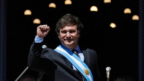 El ultraderechista, Javier Milei juró este domingo como presidente de Argentina