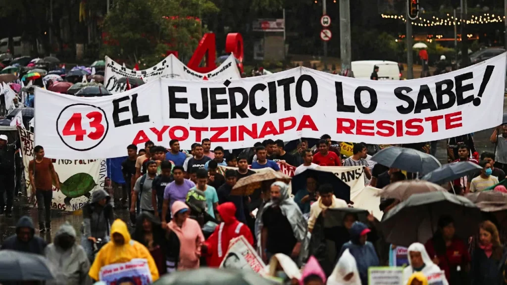 FGR va por impugnación de liberación de militares implicados en caso  Ayotzinapa - RegeneraciónMX