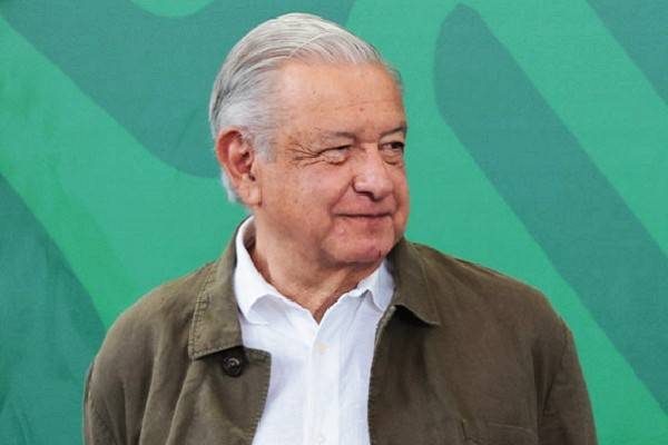 AMLO rechazó supuestos moches para campaña de Sheinbaum. Sanjuana Martínez ejerce derecho de opinión. No habrá censura, dice el presidente