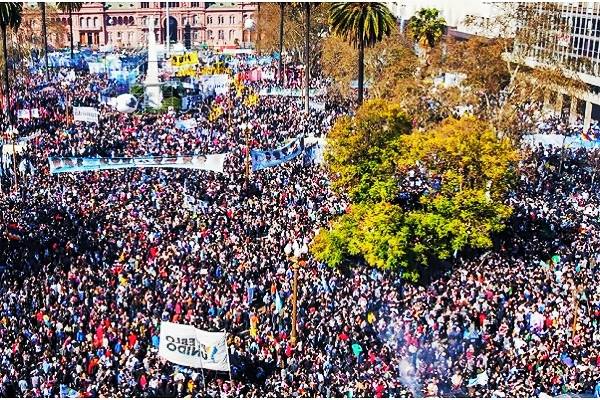 Sindicatos internacionales se solidarizan con el movimiento llaman a movilizaciones. En México mitin en la embajada de Argentina a las 15 horas