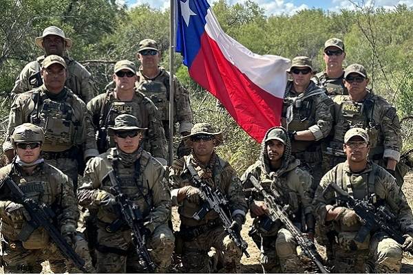 La guardia nacional de Texas bajo órdenes del gobernador Greg Abbott no permitirá que la patrulla fronteriza quite barreras de alambre de púas y navajas