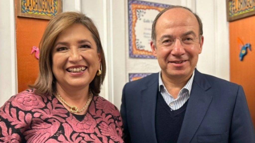 El expresidente, Felipe Calderón presumió una foto con su “querida amiga”, Xóchitl Gálvez, lo que causó la critica de los usuarios de redes sociales. 
