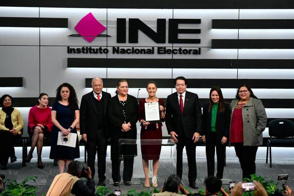 Este domingo la morenista, Claudia Sheinbaum, se presentó a la sede del INE para registrarse como candidata de la 4T a la Presidencia de México.