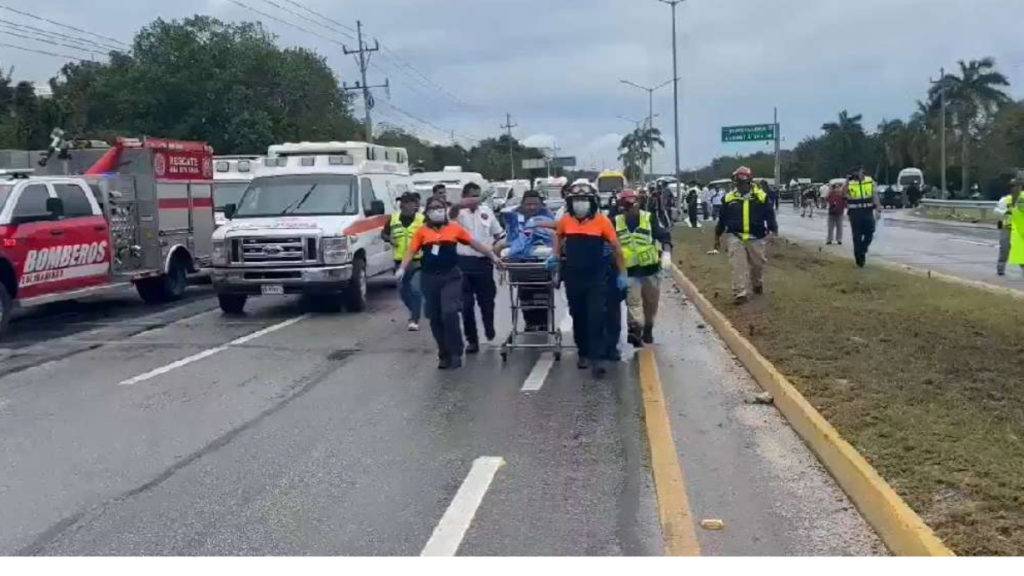 La gobernadora de Quintana Roo, Mara Lezama, lamentó la perdida de vidas humanas tras el accidente en la carretera Tulum-Puerto Aventuras.