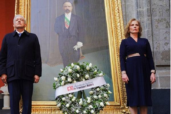 “Hoy es un día triste porque un día como hoy, en 1913, se asesinó al presidente Madero, Apóstol de la Democracia" señaló AMLO