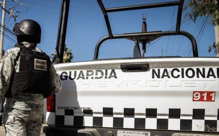 A través de una grabación se puede ver el momento en un sujeto ataca con un machete a un miembro de la Guardia Nacional en Oaxaca.