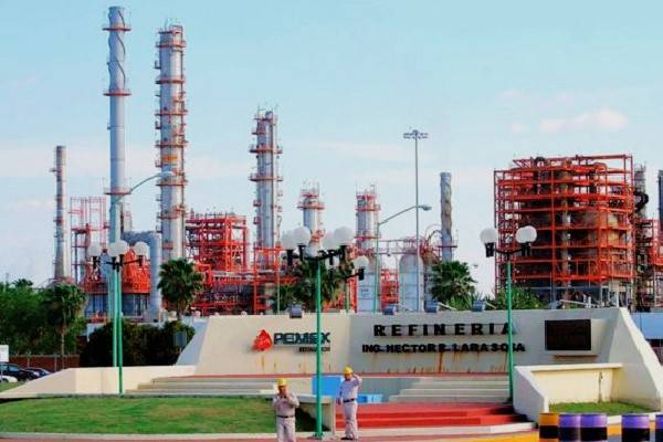 Pemex alcanzó procesamiento promedio de 950 mil barriles de petróleo crudo por día. Independencia en materia energética, soberanía y seguridad nacional