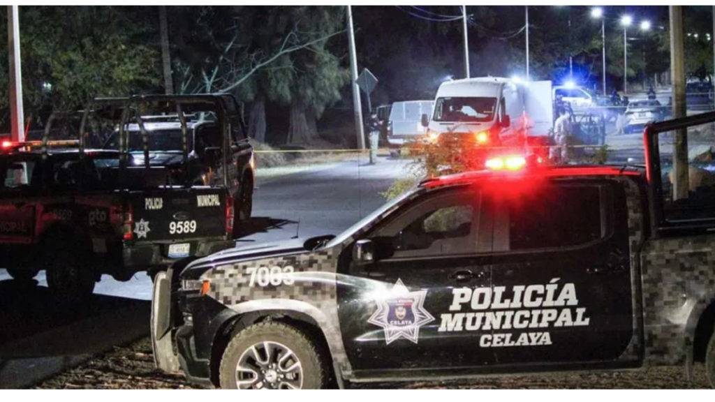 Dos elementos de la policía municipal de Celaya en Guanajuato, fueron atacados por sujetos armados mientras realizaban un patrullaje.