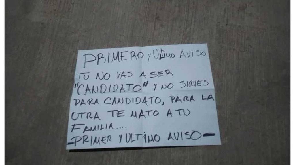 Los atacantes del candidato de MC en Amanalco, Arturo Lara de la Cruz, dejaron una cartulina con una amenaza contra el político.