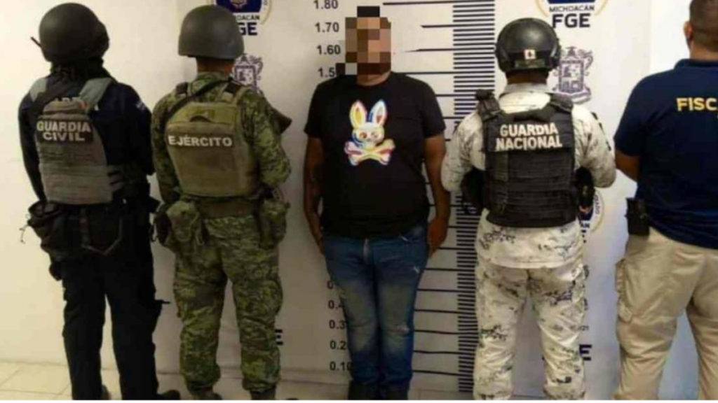 La Fiscalía de Michoacán buscaba a “El Rojo” y otros 25 sicarios, quienes participaron en el asesinato del exlíder de las autodefensas, Hipólito Mora.