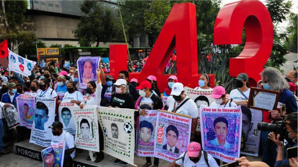 Una jueza federal indicó que la FGR otorgó las pruebas necesarias para lograr la detención del expolicía relacionado en el caso Ayotzinapa.