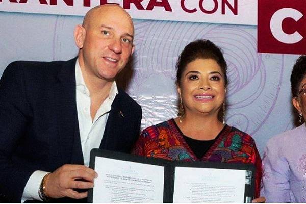 Clara Brugada con la Cámara Nacional de la Industria de Restaurantes y Alimentos Condimentado (Canirac) en CDMX. Se busca impulsar al sector