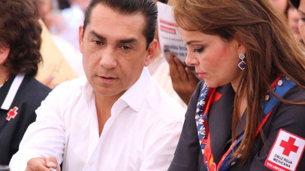 Es la segunda ocasión en que el expresidente municipal de Iguala, José Luis Abarca, intenta evadir a la justicia a través de un amparo. 