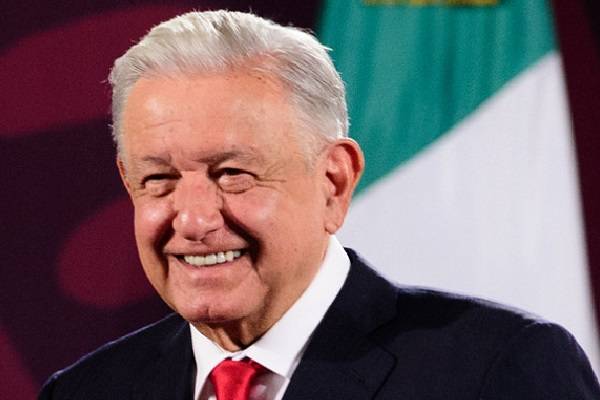 "Nos va a ir bien, muy bien, requetebién, mejor que ahora"; porque ya se sentaron las bases de la transformación y la gente está más consciente": AMLO