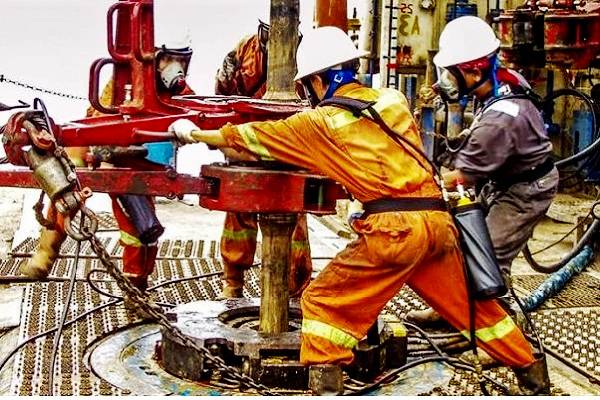 Comisión Nacional de Hidrocarburos: Petroleras incumplieron mínimo de trabajo en áreas asignadas. Devolverán concesiones, además de las multas