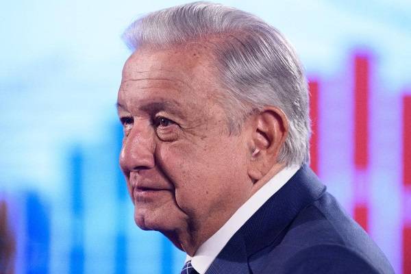 "No pasa nada porque no se despide a los trabajadores, es nada más quitar el copete de privilegios". Que Instituto de la transparencia pase a Economía: AMLO