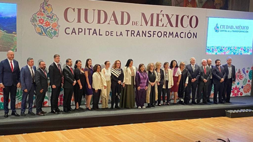 Clara Brugada reveló los nombres de quienes conformarán su gabinete, incluyendo nuevas secretarías y miembros del equipo de AMLO.