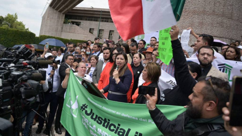 La protesta busca frenar la reforma judicial que propone la elección de jueces, magistrados y ministros por voto popular.