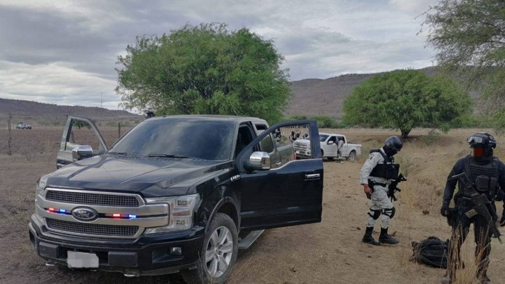 Un violento choque entre grupos delictivos en el municipio de Cuauhtémoc, Zacatecas, desata un fuerte operativo militar y policiaco.