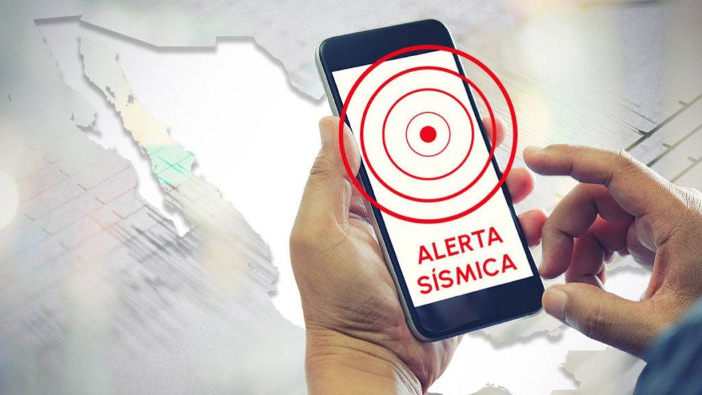 La Coordinación Nacional de Protección Civil inicia un innovador sistema de alertas sísmica vía SMS para prevenir a la población ante sismos.