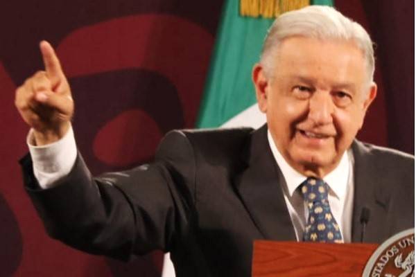 Inauguración del Primer Encuentro Continental de Comunicador@s Independientes “Informar es Liberar”. Aplausos tumultuosos al presidente AMLO