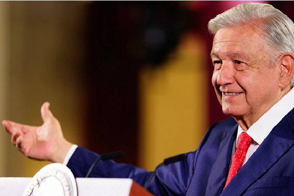 AMLO invitó a paisanas y paisanos que si pueden estar pendientes "homenaje a los que consideramos héroes, heroínas por la hazaña que han llevado a cabo”