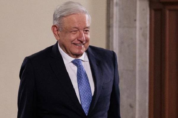 AMLO subrayó que el conflicto es desde los años 60 del siglo pasado. Abogados se quieren aprovechar. No se reprimirá protesta. Se pagará por avalúo