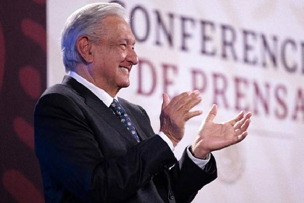 Más de 300 periodistas y comunicadores se dieron cita en el Primer Encuentro Continental de Comunicador@s Independientes. AMLO subraya: Benditas redes