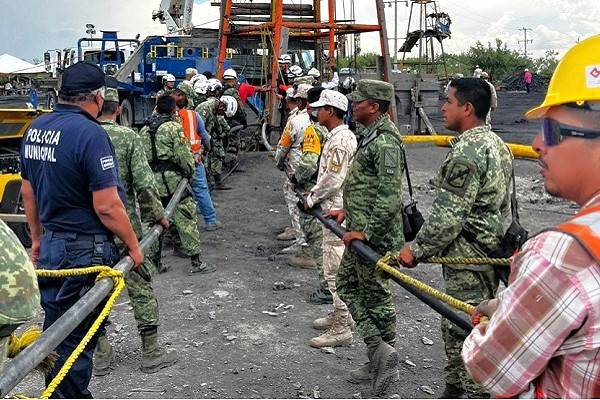 Localizados los restos de 6 de 10 mineros atrapados en El Pinabete. Reforzamiento estructural de marcos de la galería GWE11 para rescate: Protección Civil