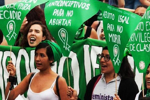 Son inconstitucionales las leyes que prohíben el aborto voluntario declaró un Tribunal Colegiado de Zacatecas. Deroga leyes de 1986