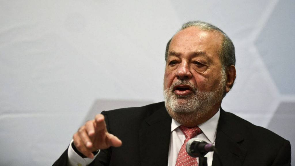 Carlos Slim señala que los recursos para jubilados son excesivos y propone destinar más fondos a quienes viven en pobreza extrema.