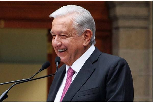 AMLO señaló que se trata de un movimiento cultural único, espléndido que se expresó en los murales que se pintan en el periodo posrevolucionario