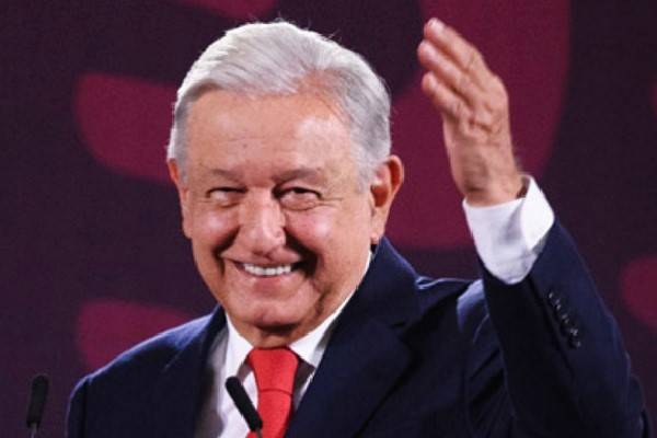 AMLO señaló que en la mudanza van como 160 libros para investigación sobre la vida de México prehispánico "y no hay muchas fuentes documentales”