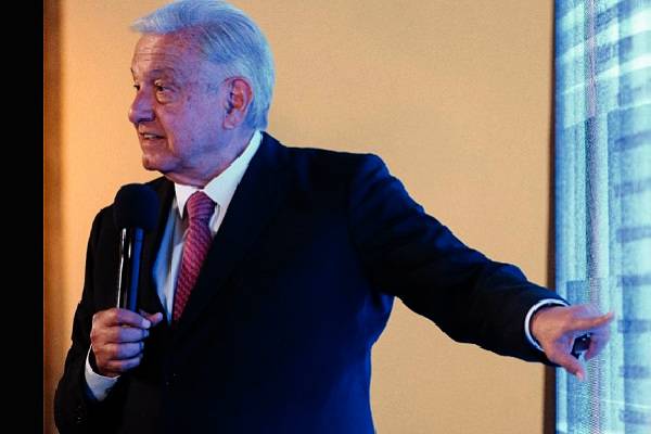 El pueblo español es un pueblo hermano, pero las "élites políticas, económicas, veían a México como tierra de conquista”. AMLO apoya a Sheinbaum