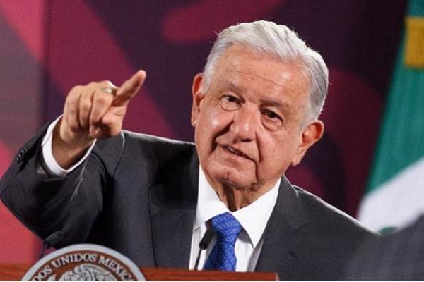 Rescate de Pemex y de la Comisión Federal de Electricidad protege la economía popular al mantener precios justos de combustibles y energía eléctrica: AMLO