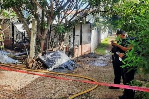 Unos 20 hombres armados secuestran padre de familia en Berriozábal, Chiapas, Modesta vivienda quemada con la niña dentro. Horror