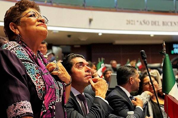 Ernestina Godoy rechazó cualquier amparo otorgado en contra de la Reforma Judicial. Jueces "están haciendo cosas notoriamente improcedentes"