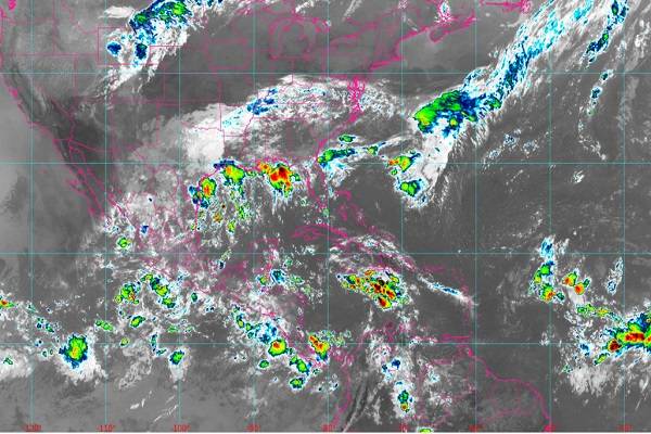 De lluvias intensas a chubascos en México. Granizo, actividad eléctrica y vientos. Temperaturas +40º en zonas de Península de Baja California y Sonora