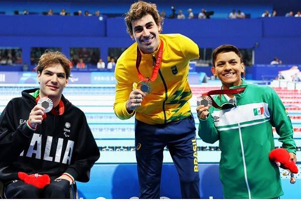 Jesús Alberto Gutiérrez Bermúdez se ubicó en la tercera posición de los 400 metros libres S6 con un tiempo de 5:07.00 minutos. Medalla de bronce para México 