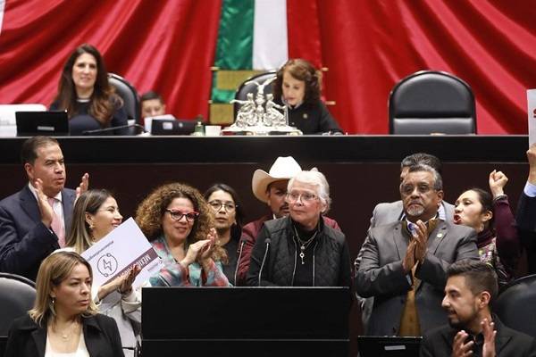 Diputados de Morena y aliados echan abajo contrarreforma energética de Peña Nieto. Amargos lamentos de las bancadas del PAN, PRI y Movimiento Ciudadano