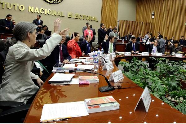 El Tribunal Electoral aprobó con 3 votos a favor y dos en contra determinar "constitucionalmente inviable" suspender el proceso electoral del Poder Judicial