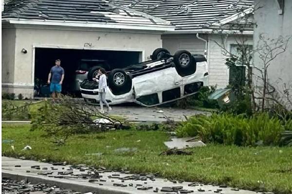 Alrededor de 80 mil personas tuvieron que refugiarse. 4 personas fallecidas. Huracán ingresó a tierra con categoría 3. Inundaciones en el centro de Florida