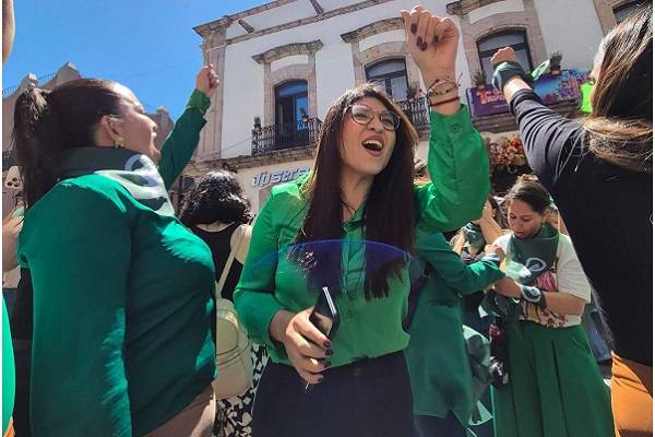 Con 27 votos a favor, seis en contra y tres abstenciones, el Congreso de Michoacán aprobó despenalizar el aborto hasta las 12 semanas de gestación